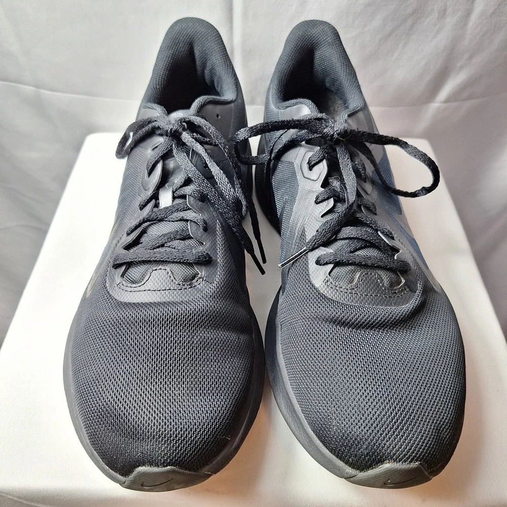 NIKE Downshifter Road Running Sneaker Mens Sz 12 Triple Black Mesh Athleisure